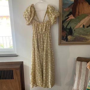 ASTR the label- L Bubble Sleeve Floral Tiered Midi Dress